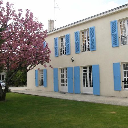 Le Logis Des Oiseaux Hotell Surgères Exteriör bild